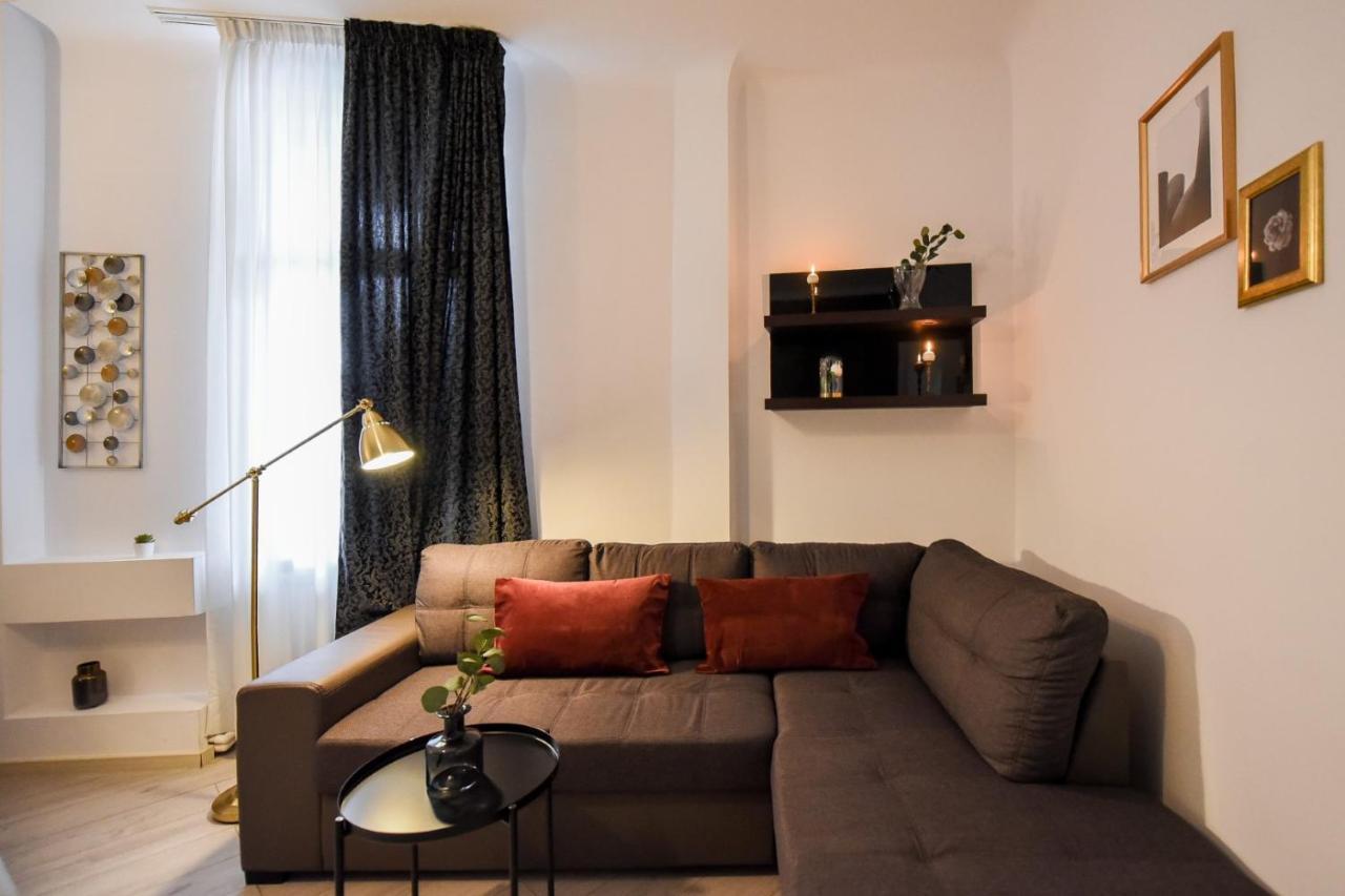 דירות בוקרשט Amazing Location & Elegant Apt - Old Town מראה חיצוני תמונה