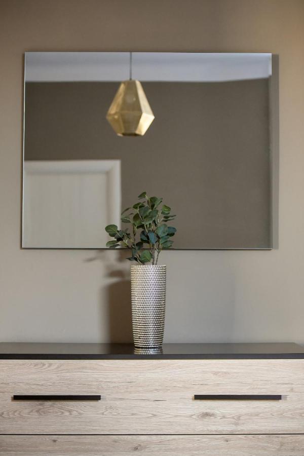 דירות בוקרשט Amazing Location & Elegant Apt - Old Town מראה חיצוני תמונה