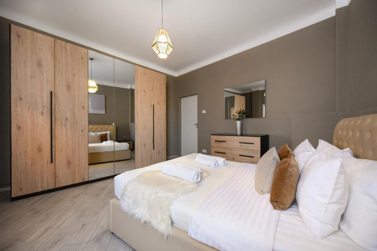 דירות בוקרשט Amazing Location & Elegant Apt - Old Town מראה חיצוני תמונה